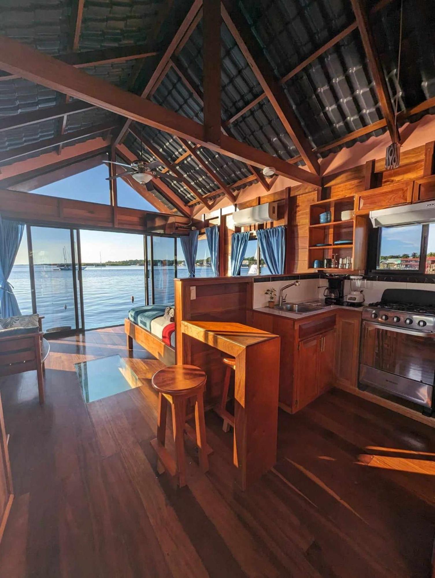 Barrbra Bnb Over The Sea Bocas del Toro Extérieur photo