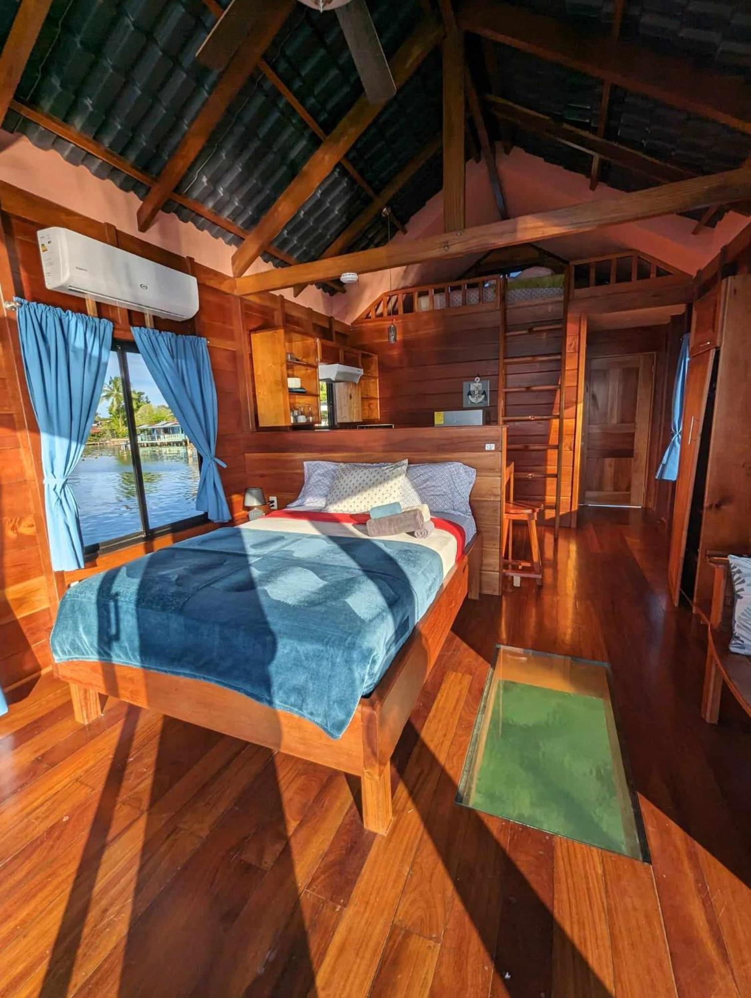 Barrbra Bnb Over The Sea Bocas del Toro Chambre photo