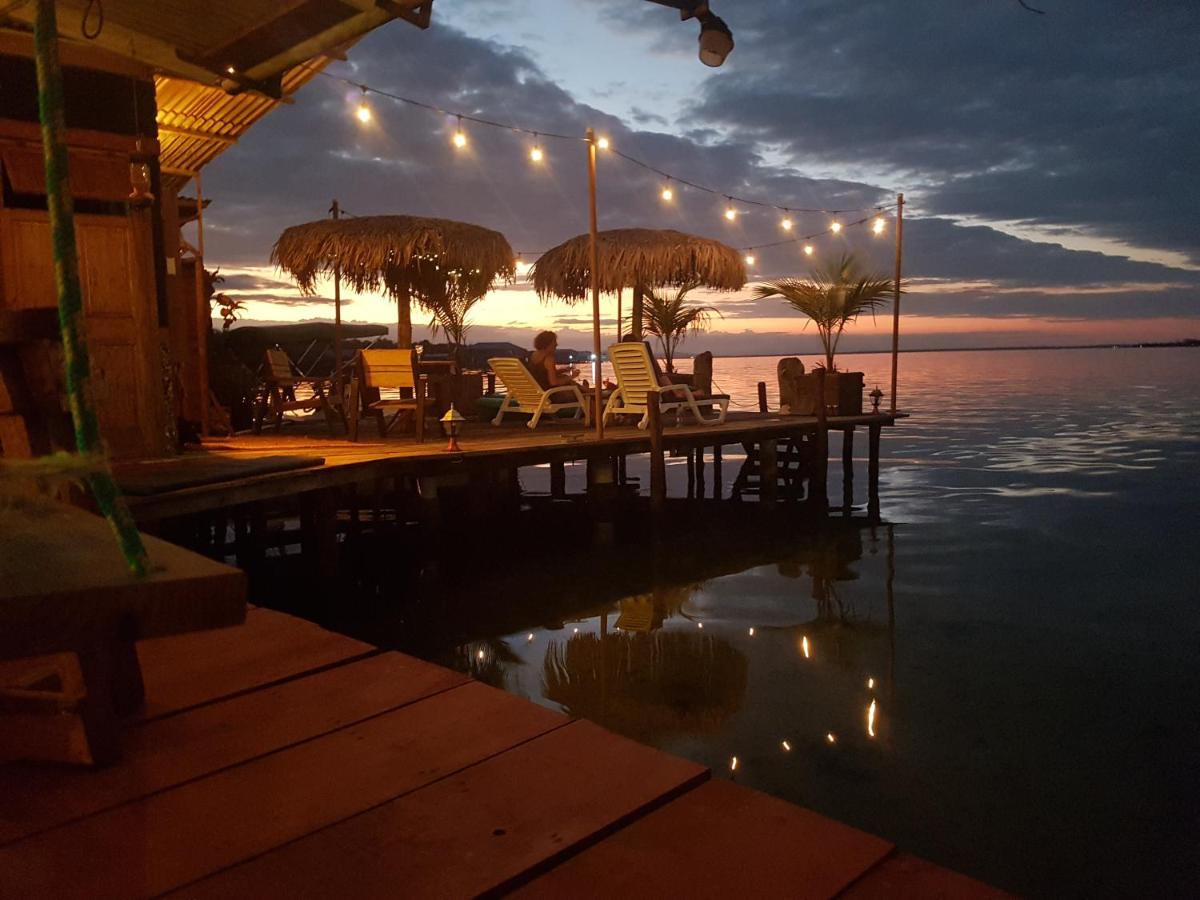 Barrbra Bnb Over The Sea Bocas del Toro Extérieur photo